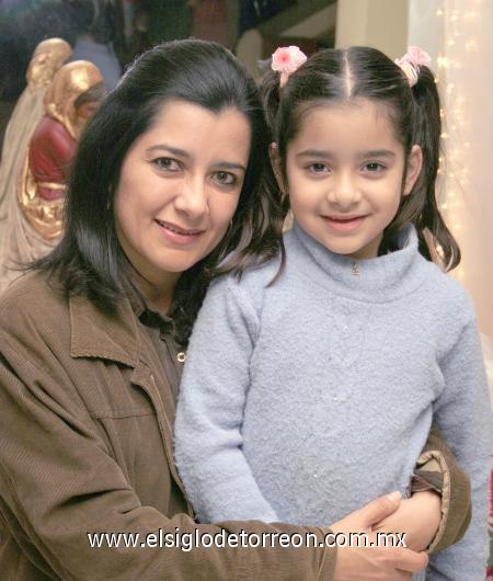 09012007
Leonor Esthela Quiñónez de Ordaz y Amira Ordaz Quiñónez.