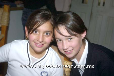 10012007
Luciana Veyán y Sandra Ceniceros.