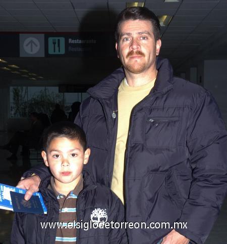 10012007
Rigoberto e Iván Silva viajaron con destino a Detroit.