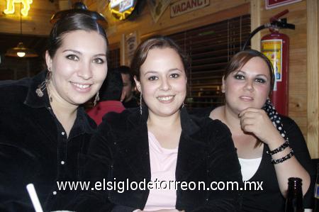 06012007 
 Karla Sepúlveda, Ale de Silos y Emmy de Torres