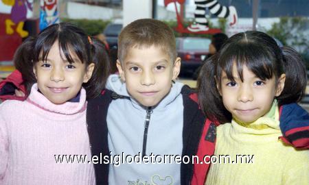 06012007 
 Los trillizos Ana Luisa, María Fernanda y Jesús Eduardo López González