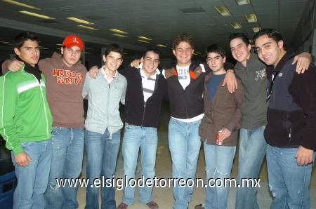 15012007
Raúl Garza, Beto Issa, Carlos Alatorre, Andrés Anaya, Francisco Rebollo y Tato Humphrey viajaron a Francia.