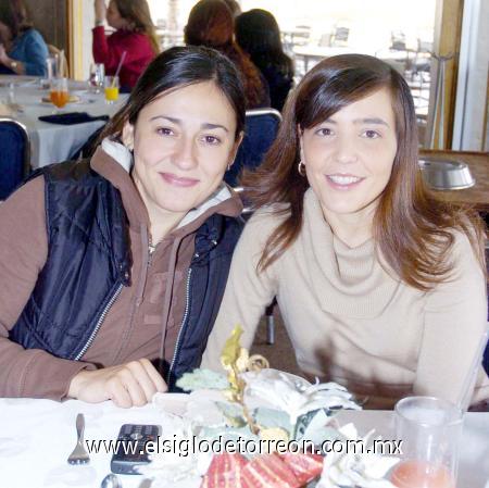 14012007 
Ana Villar y Angelina Madero.
