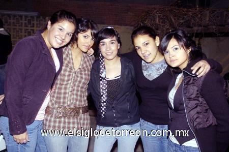 14012007 
Andrea Cossío, Ale Hoyos, Mariana Seáñez, Claudia Villalba y Natalia Hoyos.