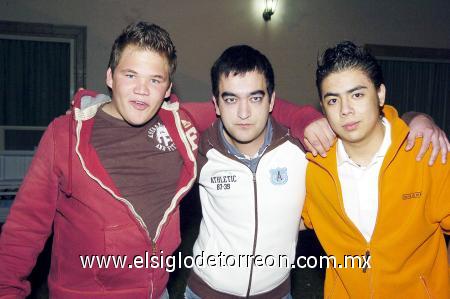 14012007
José Carlo Seáñez, Ricky Sifuentes y Scotty de Lara.