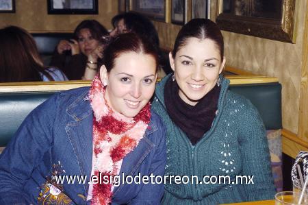12012007 
Evelyn González y Yadira Nájera.