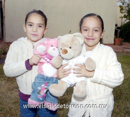 14012007 
Brenda Saldaña y Daniela López.