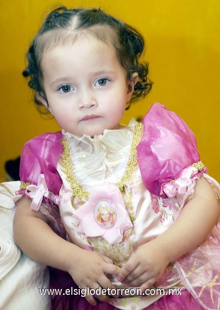 14012007 
Danna Paola Pérez Cárdenas fue festejada con una alegre fiesta con motivo de su cumpleaños.