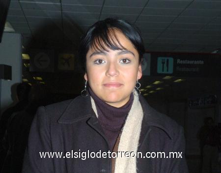 16012007
Janeth Galván arribó a Torreón procedente de Ciudad Juárez, Chihuahua.