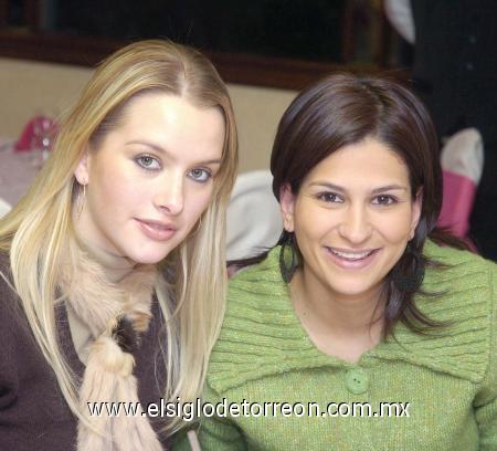 19012007 
Karla de Salazar y Paty García.