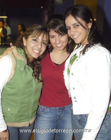18012007
Gaby Velazco, Karla Pérez y Bertha Mijares, captadas recientemente.