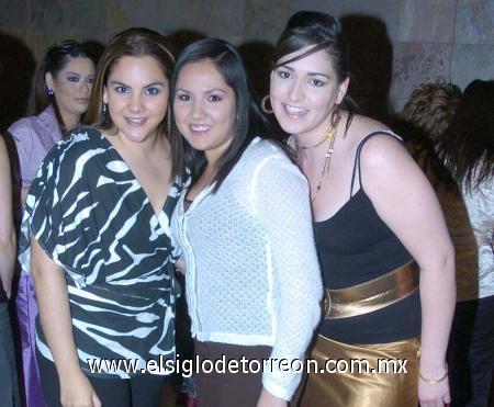 18012007
Patricia Aristegui, Lizbeth Gallardo y Sofía Bustos.