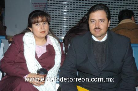 18012007
Erubiel Fernández viajó al DF, lo despidió Claudia Hernández.l