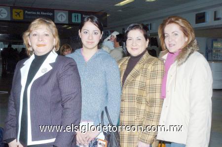 21012007 
Gaby y Adriana Ramírez, Malena de Borbolla y Ana Carmen López viajaron a Tijuana.