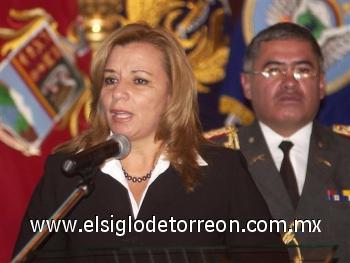 La muerte en un choque de helicópteros de la ministra de Defensa, Guadalupe Larriva (foto), ha causado consternación en Ecuador y de inmediato el Gobierno anunció una profunda investigación para establecer las causas del accidente.

La vocera del Gobierno, Mónica Chuji, aseguró que se conformará una comisión mixta de técnicos franceses y brasileños para la investigación del accidente y hasta cuando lleguen, el sitio del accidente permanecerá bajo custodia militar. Los aparatos accidentados, Gacela, son de procedencia francesa.