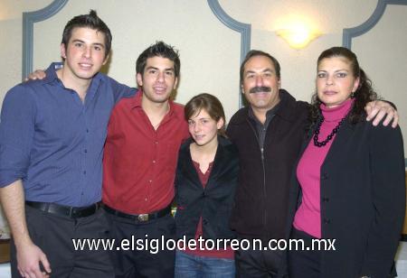 24012007
Manuel Cuerda, Ángela Murra de Cuerda, Mariano, Manuel y Ángela Cuerda.