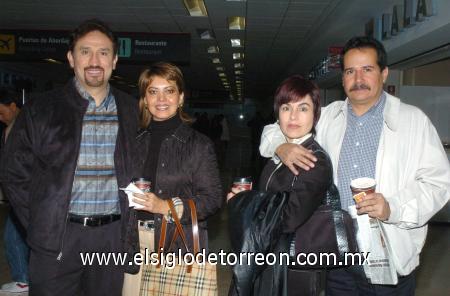 24012007
José Antonio Ramos y Nury Ramos, Martha y Ernesto Llamas viajaron a Las Vegas.