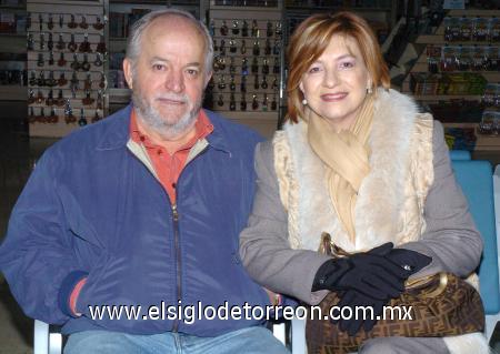 25012007
Carlos Cobo y Luz Amelia Boehringer viajaron al Distrito Federal.