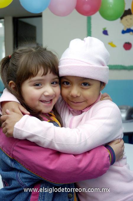 28012007 
Joselyn Murillo y Jazmín Domínguez.