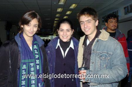 28012007 
Luis Webb viajó al DF, lo despidieron Pamela Reed y Marisa Papadópulos.