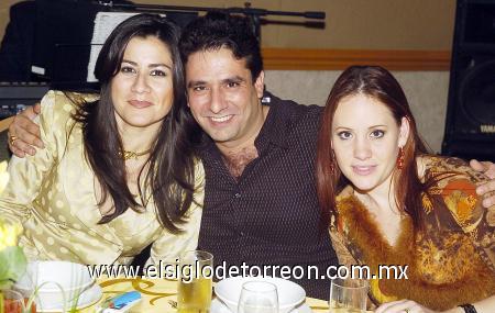 27012007 
 Karina de Zreik, Michel Zreik y Adriana Gidi de Ordoñez