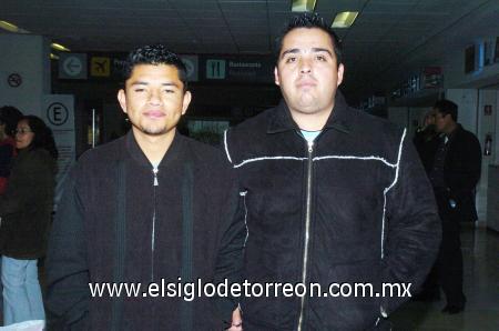 27012007 
  Jesús Noé Jacobo viajó a Culiacán, lo despidió Éricl Castillo