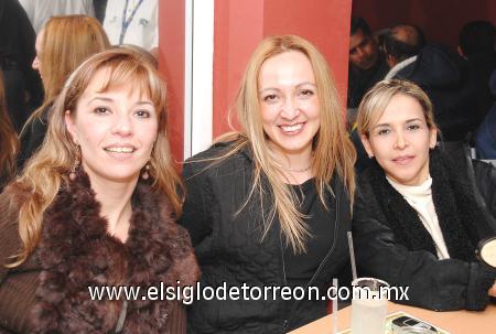 31012007
Laura Vázquez, Mary Pasquel y Paty González.3