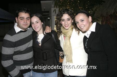 31012007
Óscar Bujaidar, Ana Cris Jiménez, Karen Rojas y Marcela Alba.