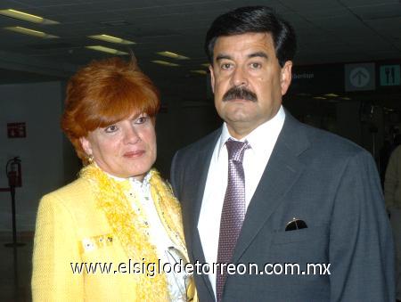 01022007
Jesús Martínez y Jeny de Martínez viajaron a la Ciudad de México.