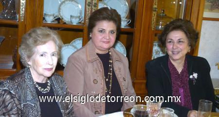01022007
Margarita de Herrera, Irma de Sosa y Minerva de Villarreal.