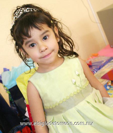 01022007
Lucy Ruiz Pañol cumplió tres años de edad y fue festejada por su mamá, Araceli Pañol de Ruiz.