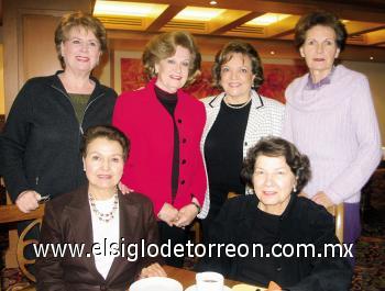 EXCELENTE OPCIÓN
Margarita López, Conchita Borrego, Yolanda Arreola, Esperanza López, Vivi de la Peña y Victoria Eugenia Acosta.