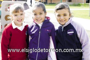 Anelisse, Paulina y Monse.