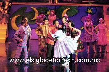 Aún y con los cambios, Vaselina 2mil7 conservó la esencia de la Vaselina protagonizada por Travolta, sobre todo en lo musical y en las coreografías, todas llevadas a cabo por los 17 actores que estuvieron en escena.
