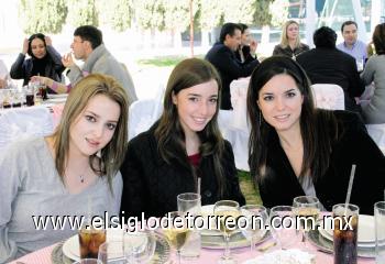 Maty, Andrea y Luisa Espada.