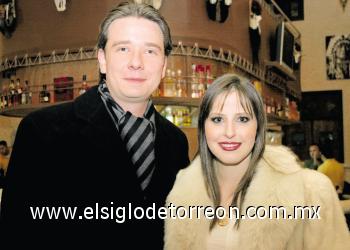 Luis J. Wiley Saade y Cristy Garza de Wiley.