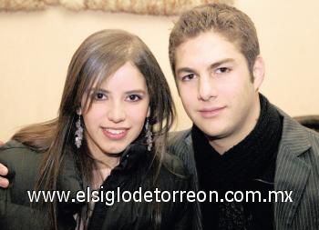 INAUGURAN RESTAURANTE
Mariana Lugo y Enrique Gilio.