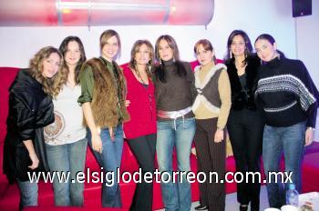 Scarlett de Franco, Mayte Cobián, Sandra Hoffman, Susana San Miguel, Liliana Rodríguez, Verónica Miranda, Carmen San Miguel y Mary Carmen Rodríguez.