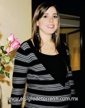 SERA NIÑA
Regina Setién de Gutiérrez.