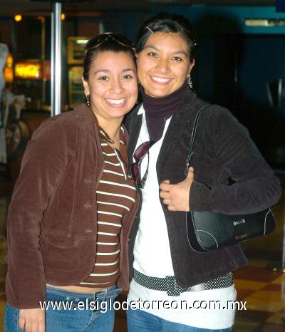07022007
Karen Amaya y Michelle.