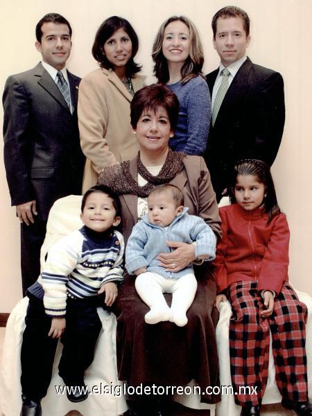04022007 
Silvia G. Hernández Martínez, Luis Antonio Ramírez Hernández,Emma Mendoza, Roberto Ramírez, América Alcalá, Roberto, Diego y Andrés.