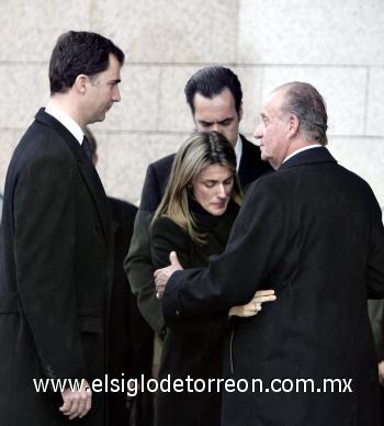 Erika Ortiz, tenía una hija de seis años, Carla, fruto de su relación con el escultor Antonio Vigo, del que estaba separada.

Licenciada en Bellas Artes, trabajó como directora de comunicación para toda España de la revista 'Arte' de la editorial italiana Franco Maria Ricci.