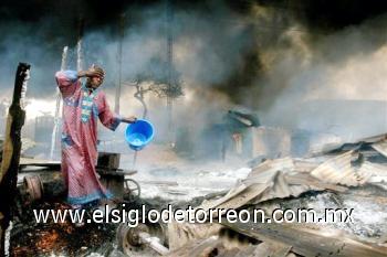 En la categoría Imágenes de Noticias, el primer premio en imágenes individuales fue para el nigeriano Akintunde Akinleye, de Reuters, por una fotografía sobre la explosión de un oleoducto en Nigeria el pasado diciembre.