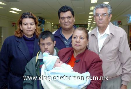 09022007 
Areli, Griselda, Edén y Horus viajaron a Mexicali, los despidieron Adolfo y Francisco.