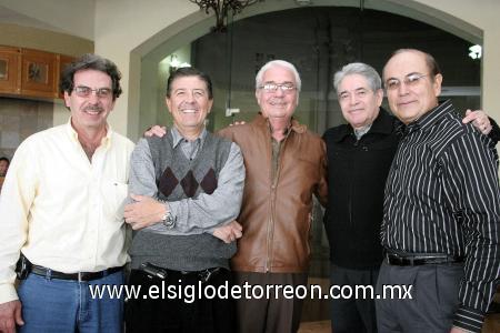 09022007 
Michel Zreik, Fernando Félix, Luis Felipe Rodríguez, Jesús Campos y Jorge Guajardo, en reciente reunión.