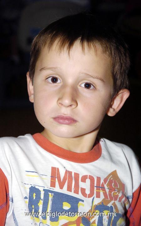 09022007 
Achille Robert, en reciente festejo infantil.