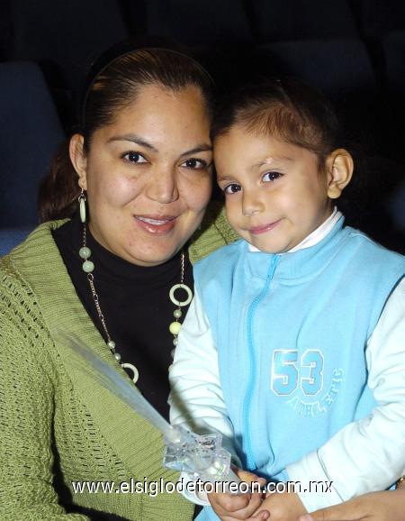 08022007
Daniela Sáenz y Ruth Cortés.