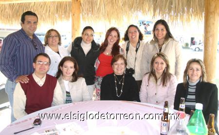 13022007
Ulises López, Gabriela Ballacetín de López, Lucy Trujillo, Fabiola Grimaldo, Cynthia Alanís, Olinka Larade, Alberto Cansino, Leticia Cansino, Luz María Trujillo, Selene Martínez y Arcelia Serrano.