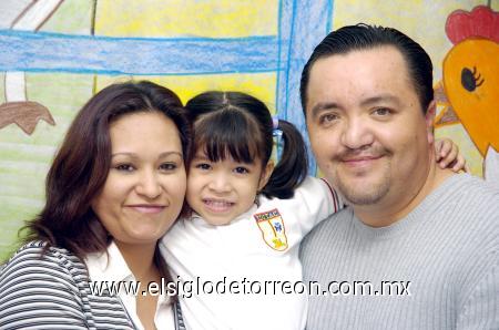 11022007 
Norma Sofía Recio Hernández fue festejada por sus padres, Pedro José Recio y Yadira Hernández de Recio, al cumplir años.