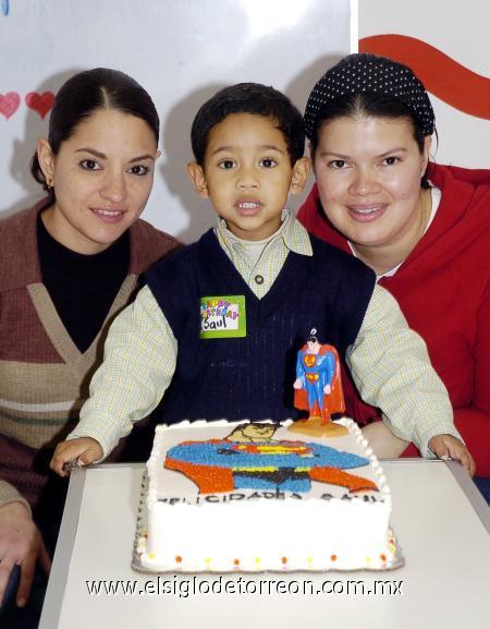 11022007 
Saúl Andrés Sánchez Escobedo festejó su tercer cumpleaños, con un alegre convivio acompañado por sus maestras Blanca y Alejandra Sánchez.